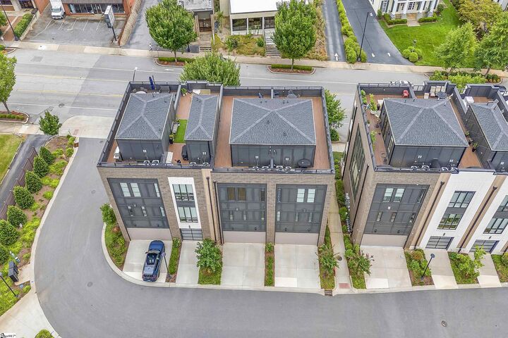 Property Photo: 611 N Main Street Unit #8 SC 29601