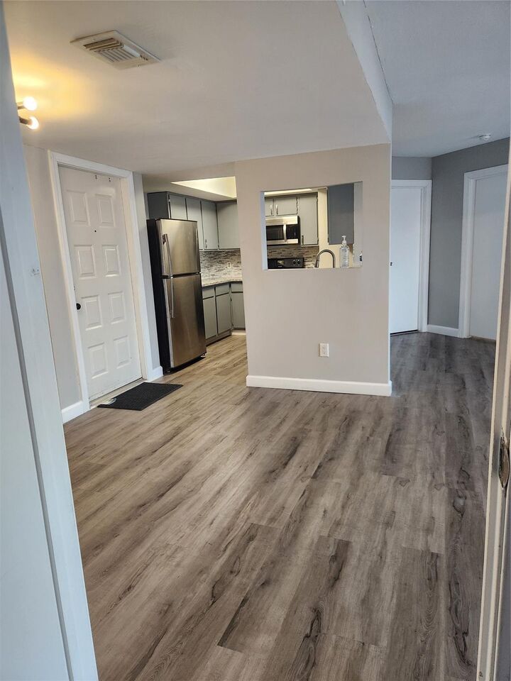 Property Photo: 2818 S Bartell Drive 35 TX 77054