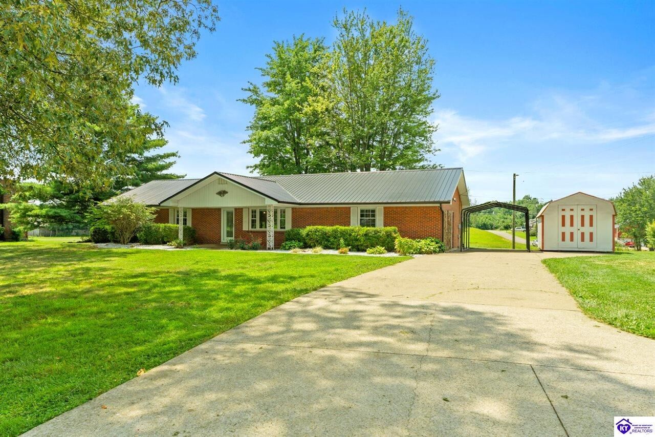 Property Photo: 1402 Deckard School Road KY 40162