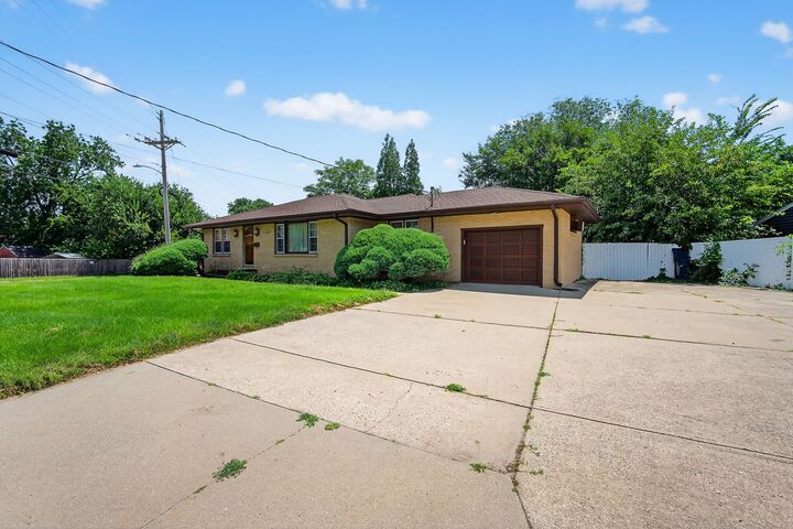 Property Photo:  7204 Douglas Avenue  IA 50322 