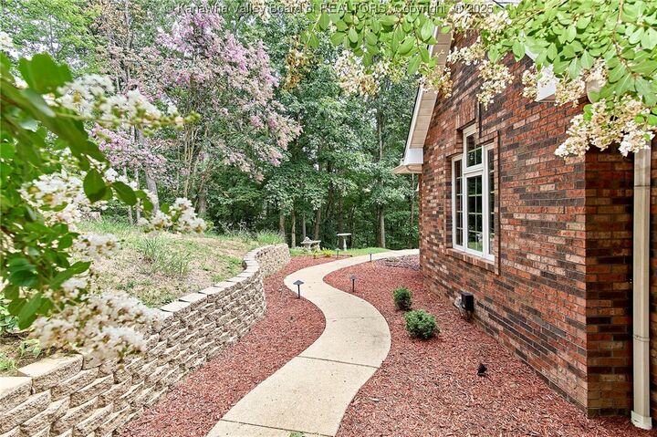 Property Photo: 320 Tea Table Road WV 25143