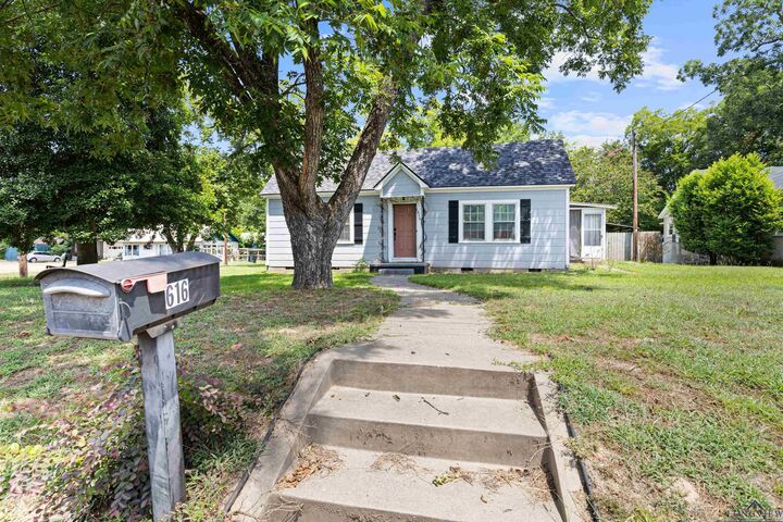 Property Photo: 616 W Scott TX 75644