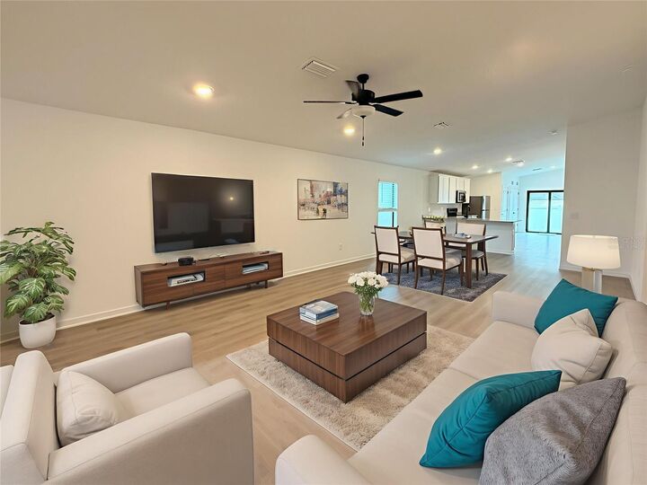 Property Photo: 5745 Helmsman Court FL 33619