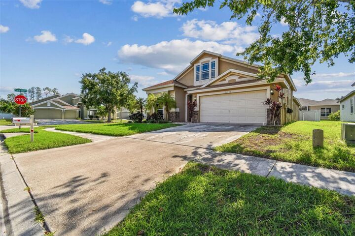 Property Photo: 34828 Prairie Ridge Way FL 33541