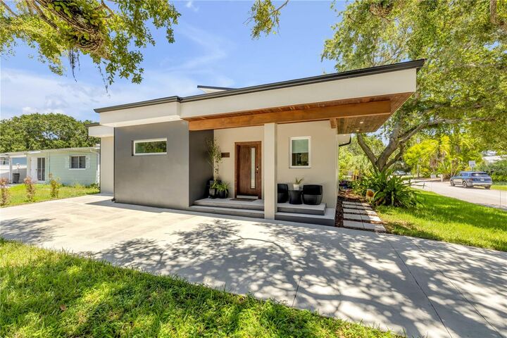 Property Photo:  3211 Saxon Drive  FL 32169 