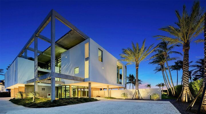 Property Photo:  8250 Sanderling Road  FL 34242 