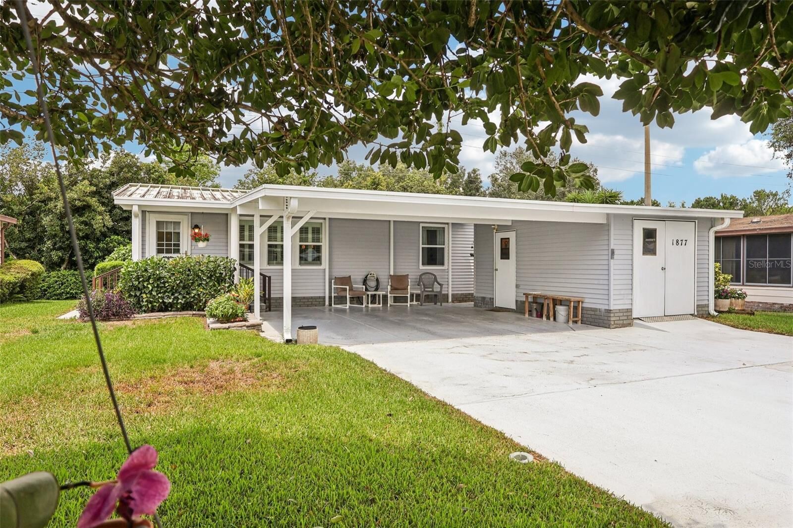 Property Photo:  1877 W Schwartz Boulevard  FL 32159 