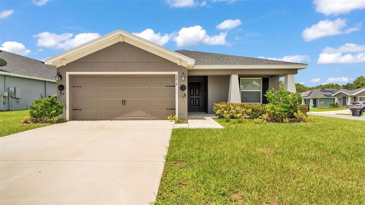 Property Photo: 7214 Victoria Road FL 33809