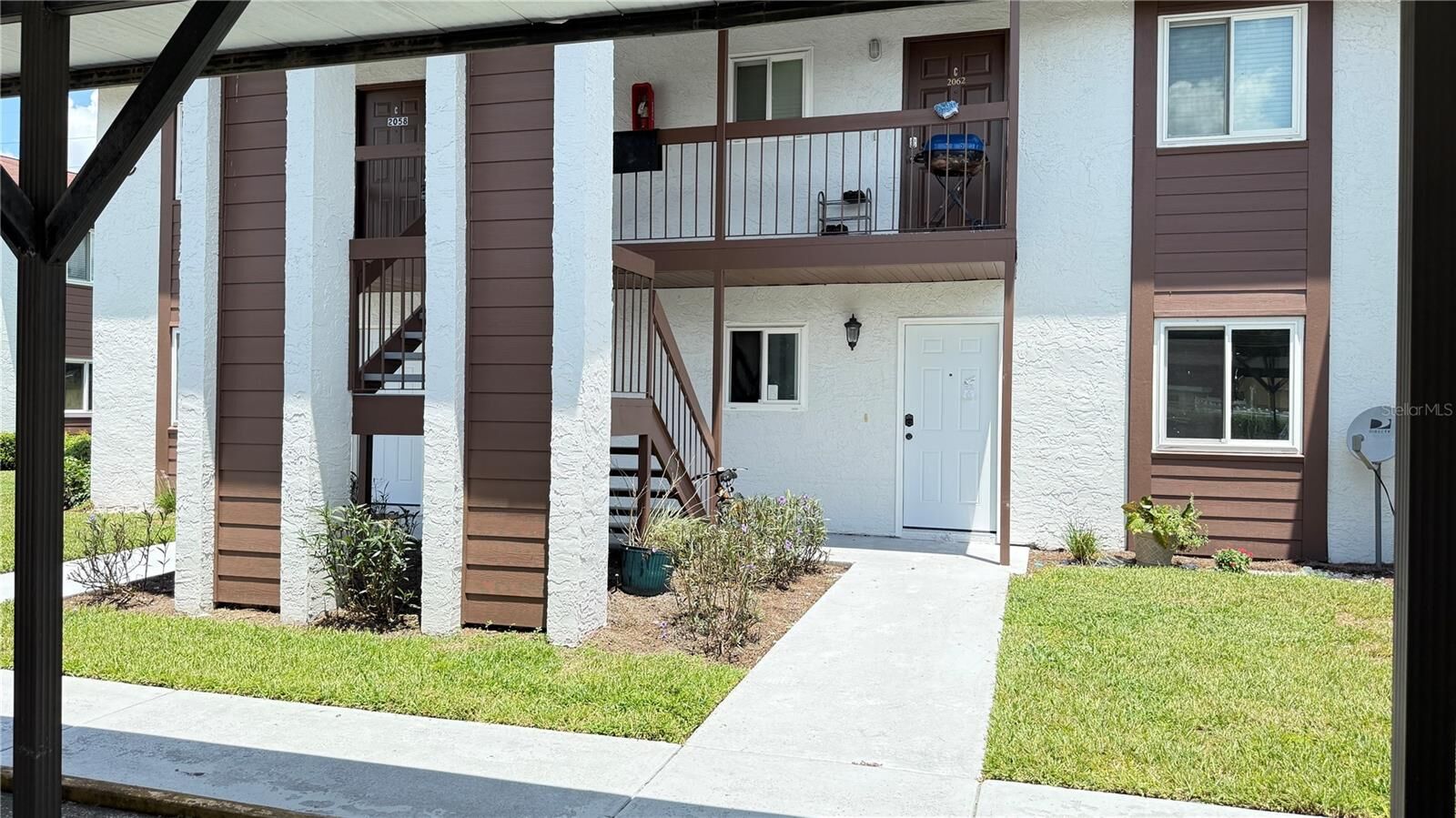Property Photo:  39132 County Road 54 2060  FL 33542 