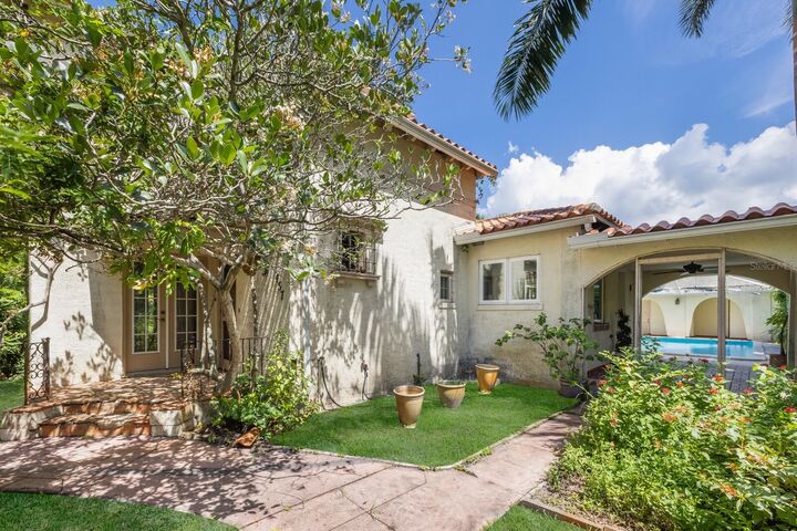 Property Photo: 457 Woodland Drive FL 34234