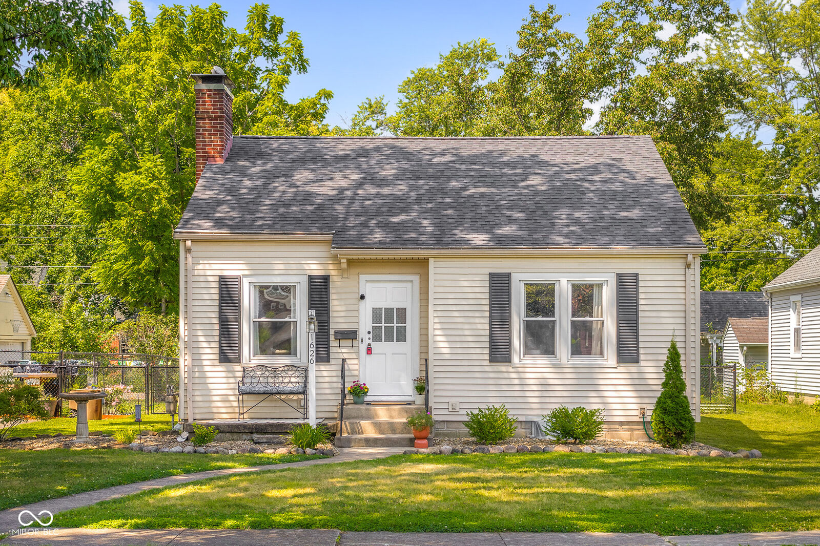 Property Photo: 1626 Gilmore Street IN 47201