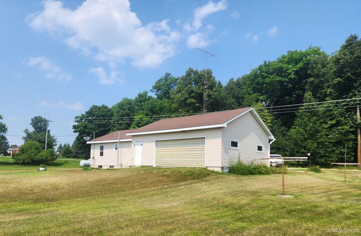 4135 18th Road  Escanaba MI 49829 photo