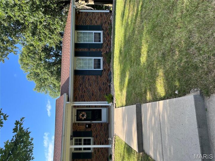 512 E Mary Drive  Troy IL 62294 photo