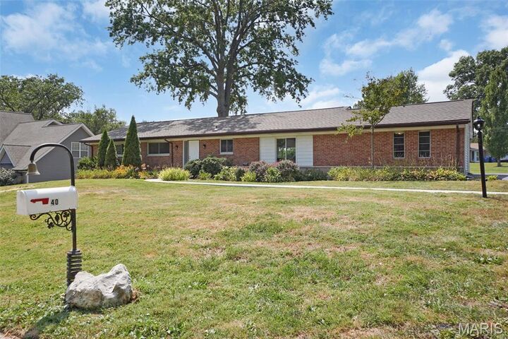 Property Photo:  40 Country Fair Lane  MO 63141 