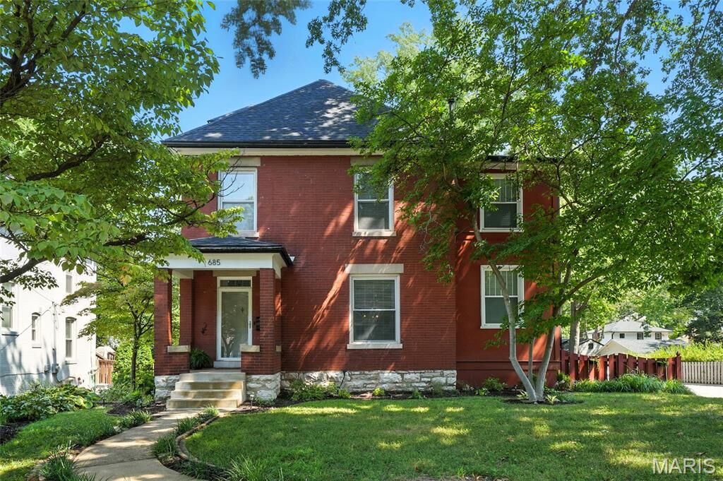 Property Photo: 685 Clark Avenue MO 63119