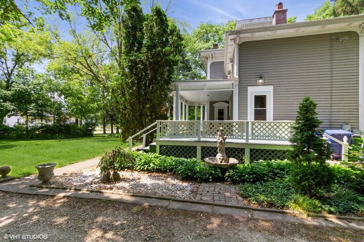 Property Photo:  100 E Miller Avenue  IL 60520 