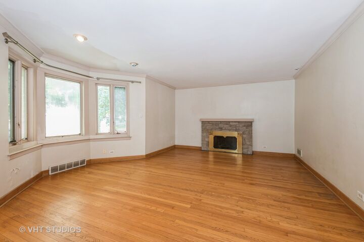 Property Photo:  10057 S Bell Avenue  IL 60643 
