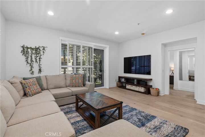 Property Photo: 300 E 4th Street 205 CA 90802