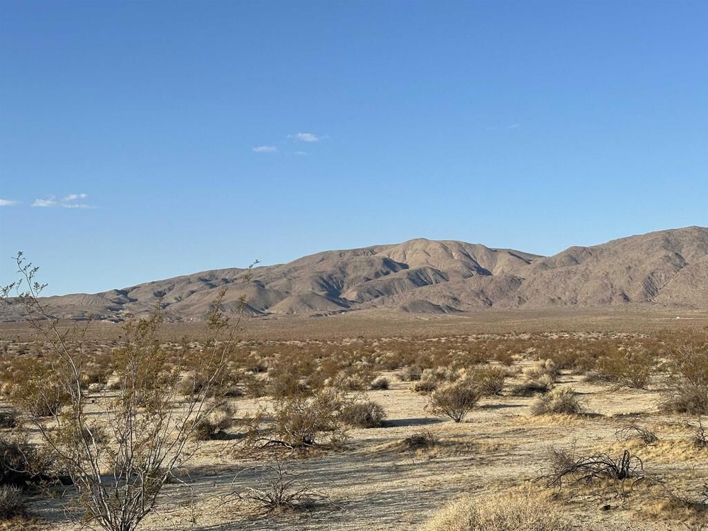 Property Photo:  1 Rango Way  CA 92004 
