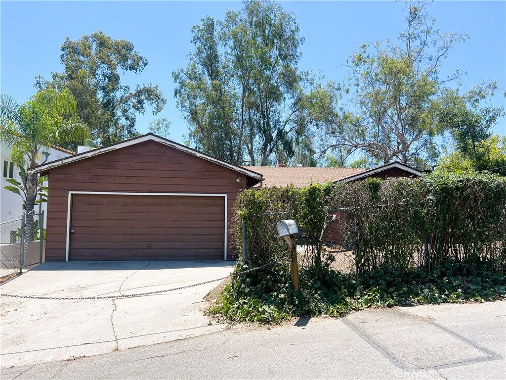 Property Photo:  3975 Black Bird Way  CA 91302 