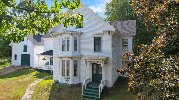 Property Photo:  829 Main Street  ME 04468 