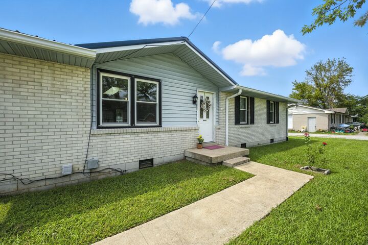 Property Photo:  716 Kent Dr  TN 37087 