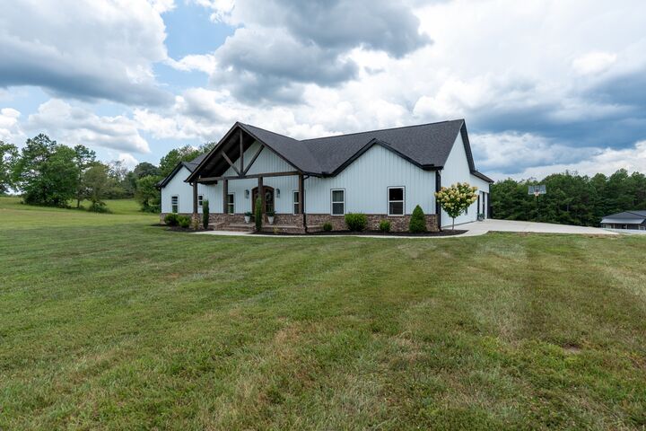 Property Photo:  1405 Turnpike Rd  TN 38483 
