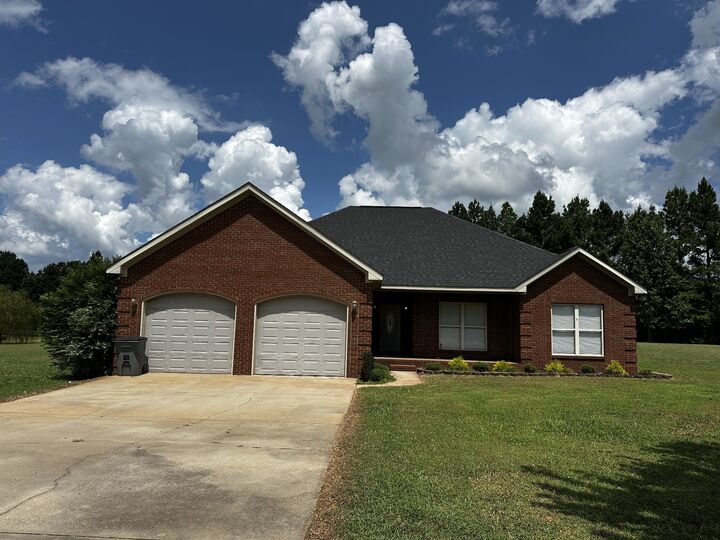 Property Photo:  52 Braden Cv  AL 35652 