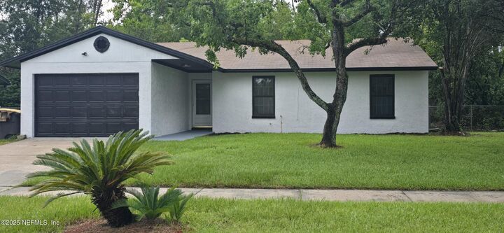 Property Photo: 4266 Matador Drive FL 32210