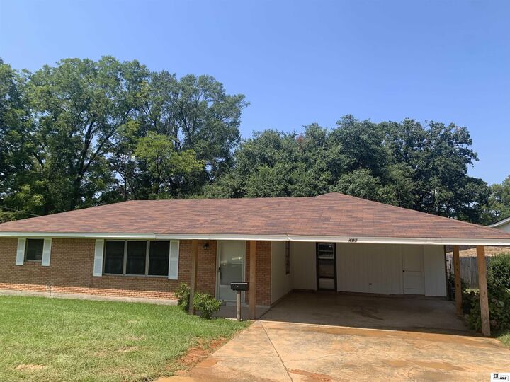 Property Photo:  401 Bayou Oaks Drive  LA 71203 