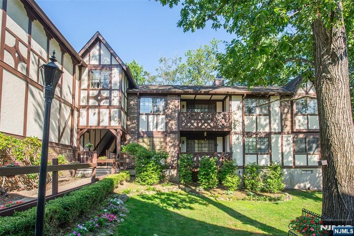 Property Photo: 1906 Faulkner Court NJ 07430
