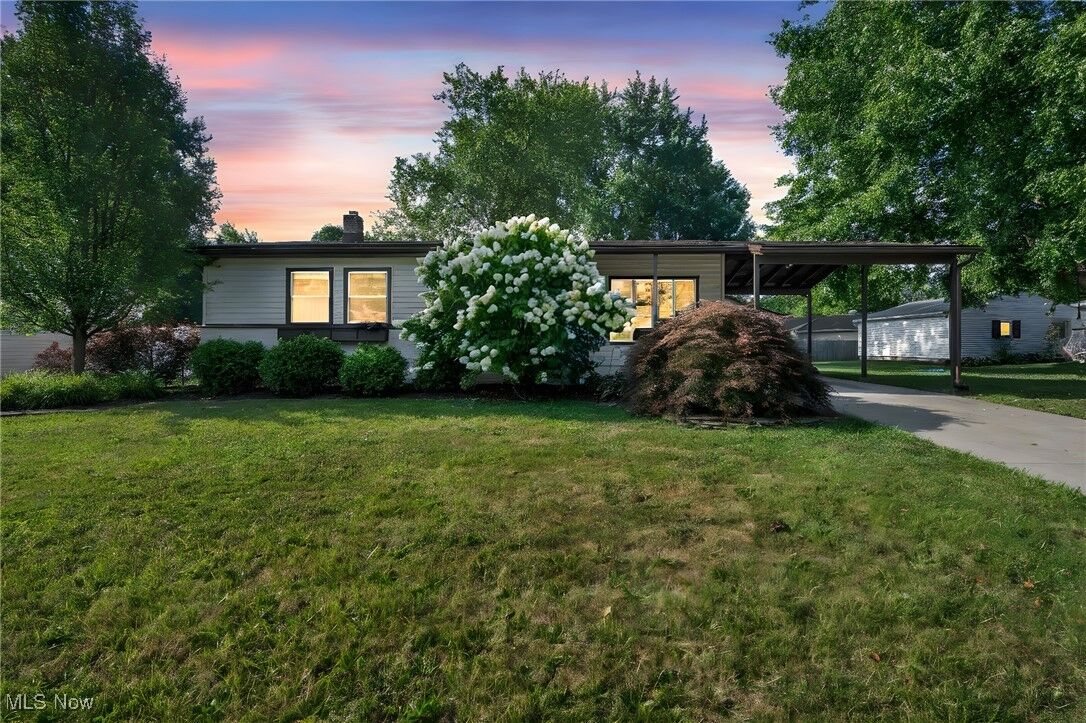 Property Photo: 2314 Lynnwood Drive OH 44224