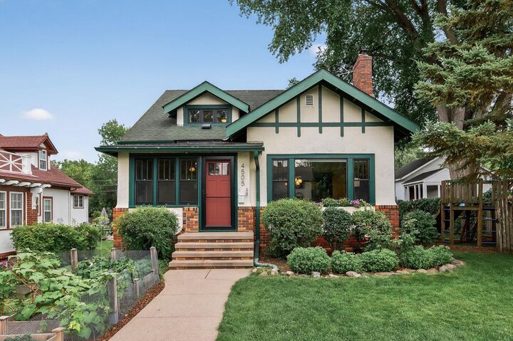 Property Photo:  4505 17th Avenue S  MN 55407 