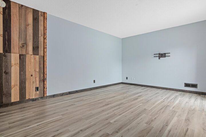Property Photo:  1094 Carmel Court  MN 55126 
