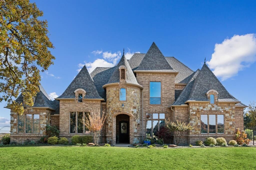 Property Photo: 1608 Overlook Terrace TX 76262