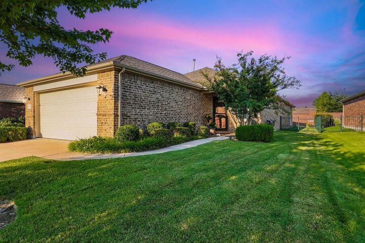 Property Photo:  7814 Gulf Walk Road  TX 75036 