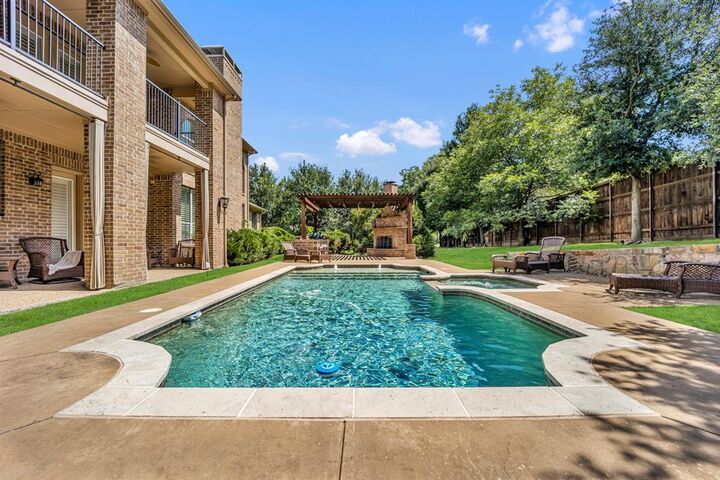 Property Photo:  1013 Winfield Court  TX 76092 