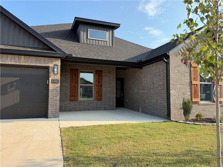 Property Photo: 6902 SW Basswood Avenue AR 72713
