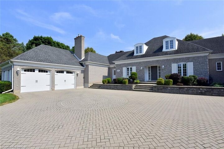 Property Photo:  111 St Andrews Drive  ON N3T 6H4