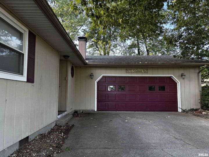 Property Photo: 403 Shannon Avenue IL 62933
