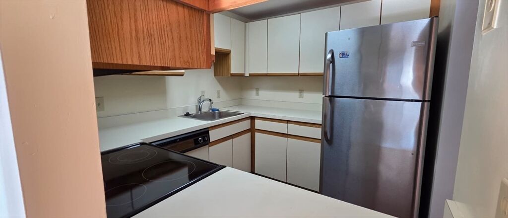 Property Photo:  200 Ledgewood Drive 606  MA 02180 