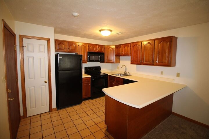 Property Photo:  132 Tyngsboro Road 1  MA 01863 