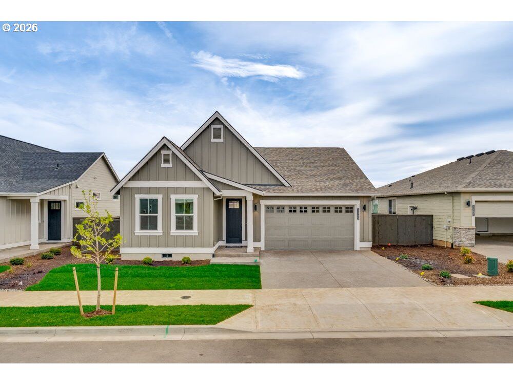 Property Photo: 1165 SE 18th Ave OR 97013