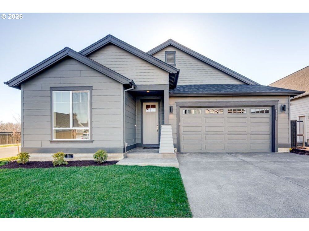 Property Photo:  1197 SE 18th Ave  OR 97013 