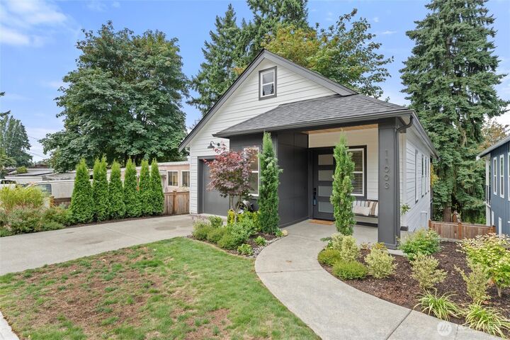 Property Photo: 11003 126th Avenue NE WA 98033