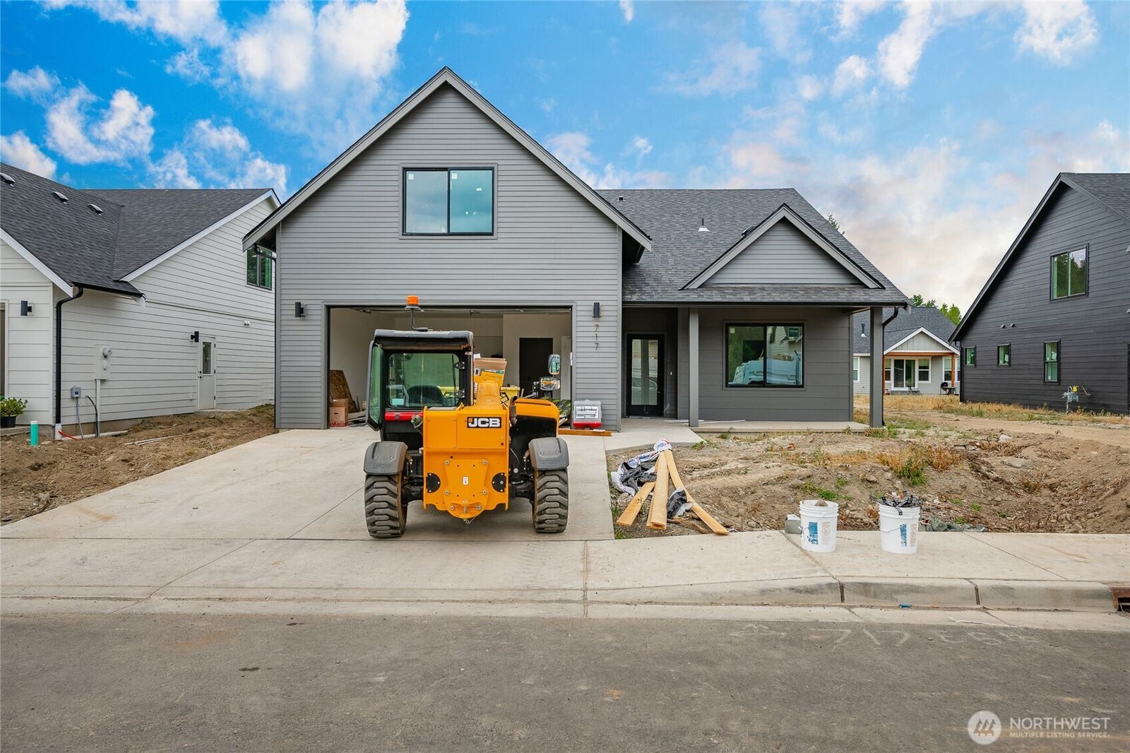Property Photo:  717 E 5th Street  WA 98276 