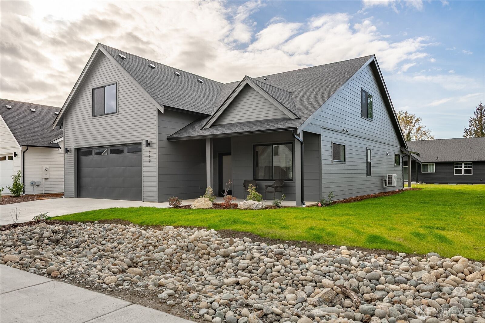 Property Photo:  717 E 5th Street  WA 98276