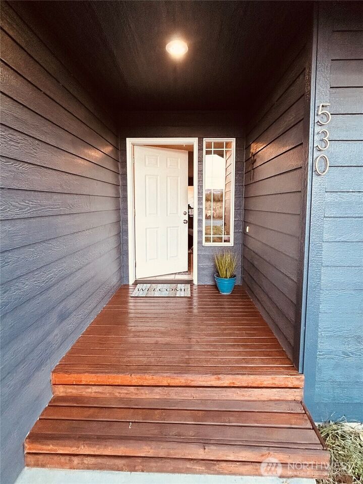 Property Photo:  530 S Mary Avenue  WA 98802 