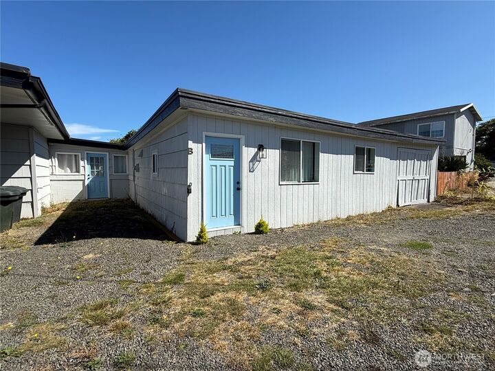 Property Photo:  1416  Washington Avenue S  WA 98631 
