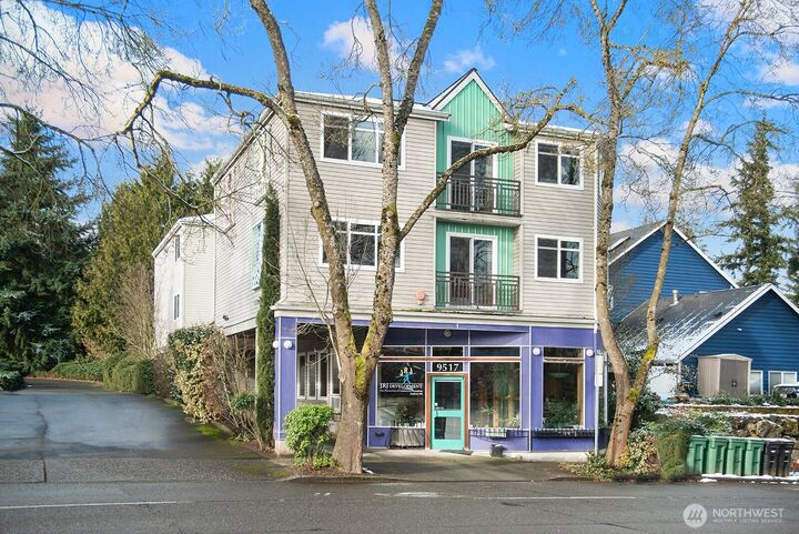Property Photo: 9517 35th Avenue NE 2A WA 98115